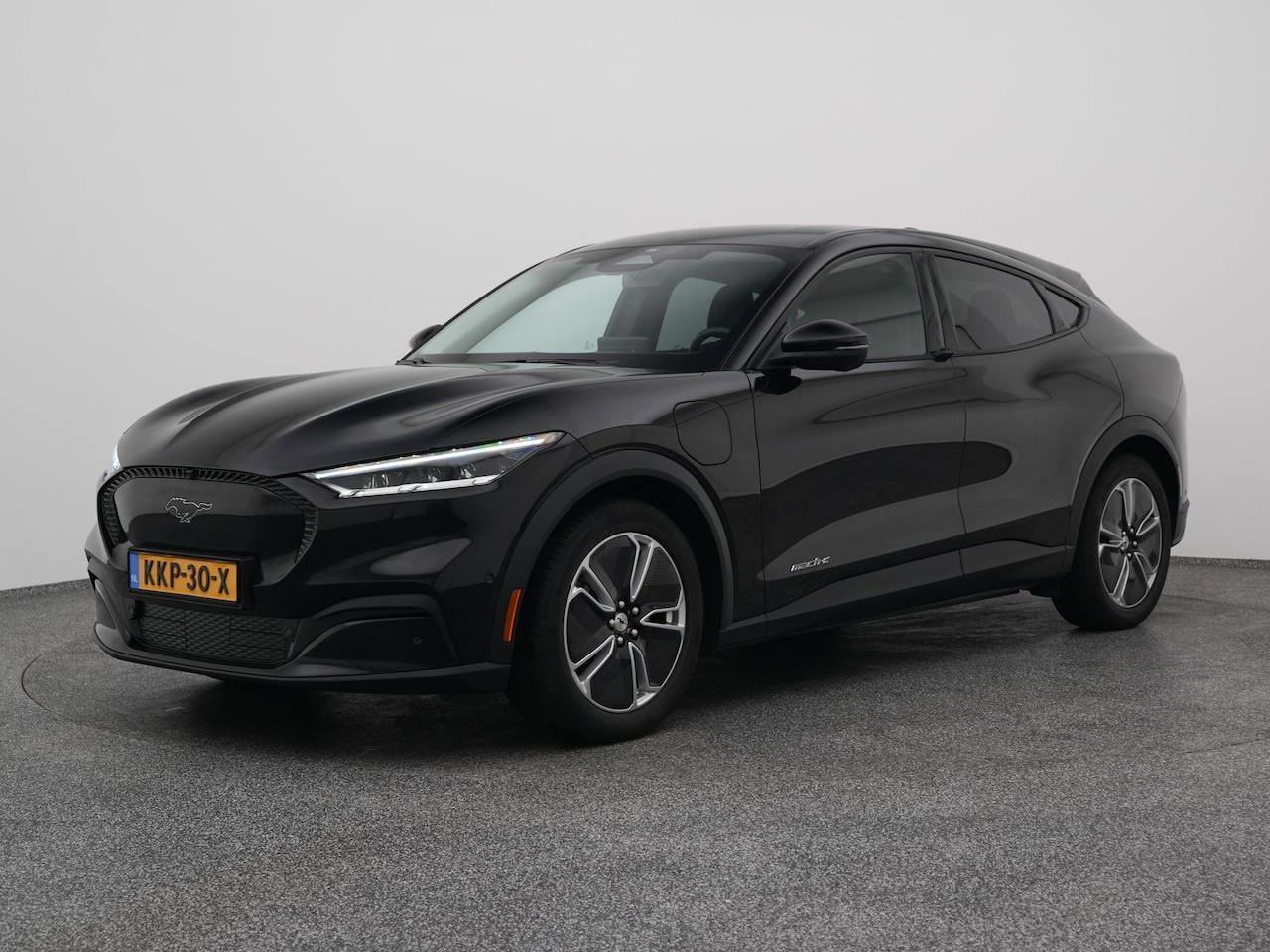 Ford Mustang Mach-E - RWD 75 kWh | 360° | B&O | STOEL- EN STUURVERW. - AutoWereld.nl