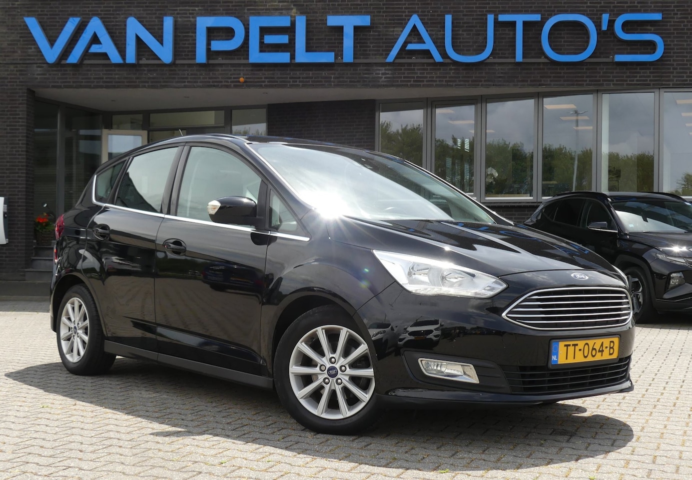 Ford C-Max - 1.0 Titanium / Navigatie / Panoramadak / Apple Carplay - AutoWereld.nl