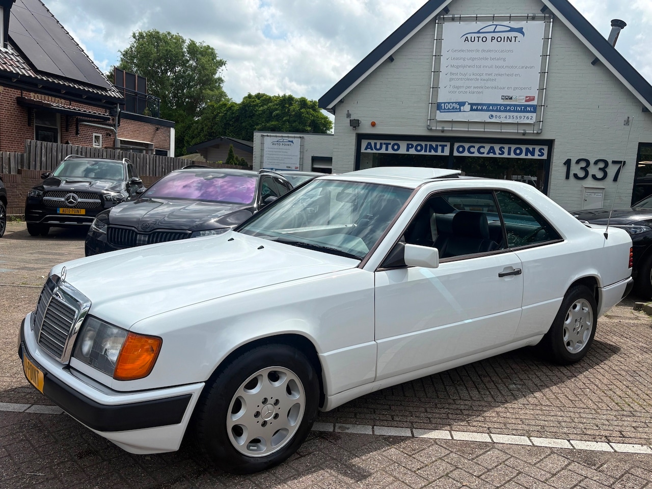 Mercedes-Benz 200-500 (W124) - 300 CE UNIEK W124 NL-AUTO SCHUIFDAK/AUTOMAAT/LEDER - AutoWereld.nl