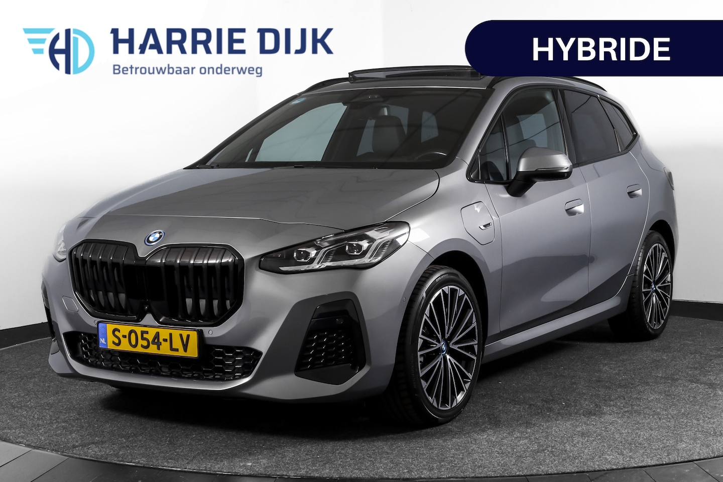 BMW 2-serie Active Tourer - 225e xDrive 245 PK M-Sport - Automaat Org. NL | S/K-Panodak | Shadow Line | Innovation Pak - AutoWereld.nl