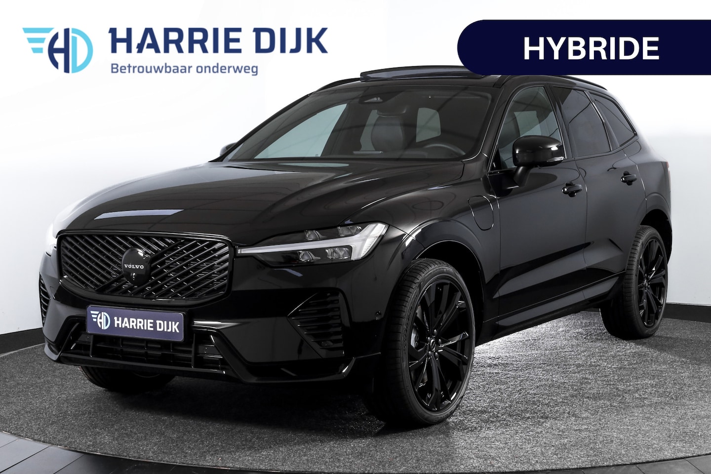 Volvo XC60 - 2.0 T8 Plug-in hybrid AWD Plus Black Edition | S/K Panodak | Elek. Trekhaak | 360 Camera | - AutoWereld.nl