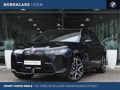 BMW iX - xDrive60 M Sport / Panoramadak Sky Lounge / Parking Assistant Professional / Adaptieve LED
