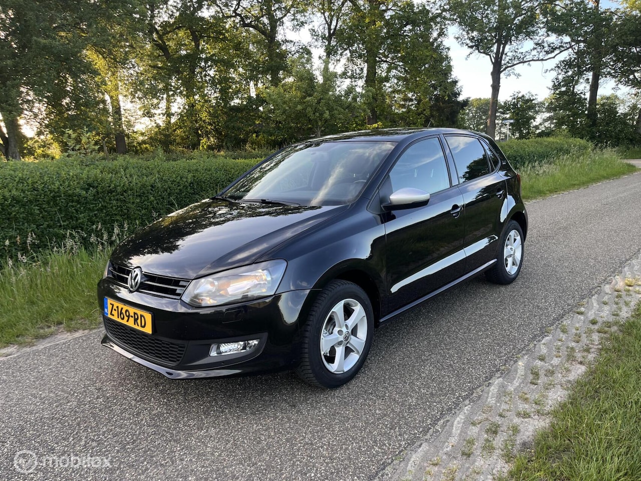 Volkswagen Polo - 1.2 Easyline BLACK EDITION | Apple CarPlay | - AutoWereld.nl