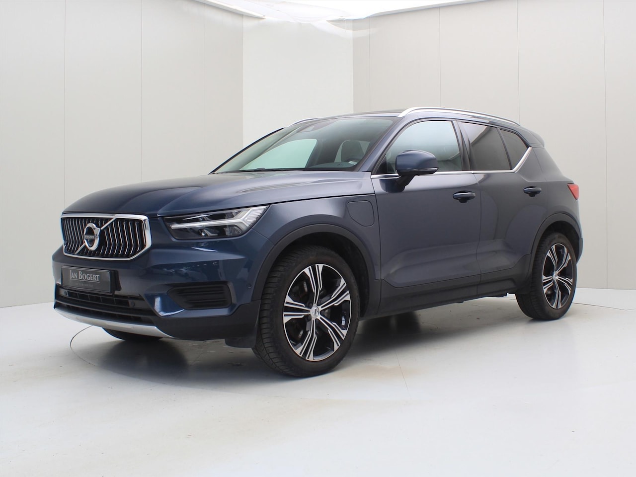Volvo XC40 - 1.5 T5 PHEV Inscription 262PK [ PANODAK+TREKHAAK+HK+MEMORY+CARPLAY+KEYLESS ] - AutoWereld.nl