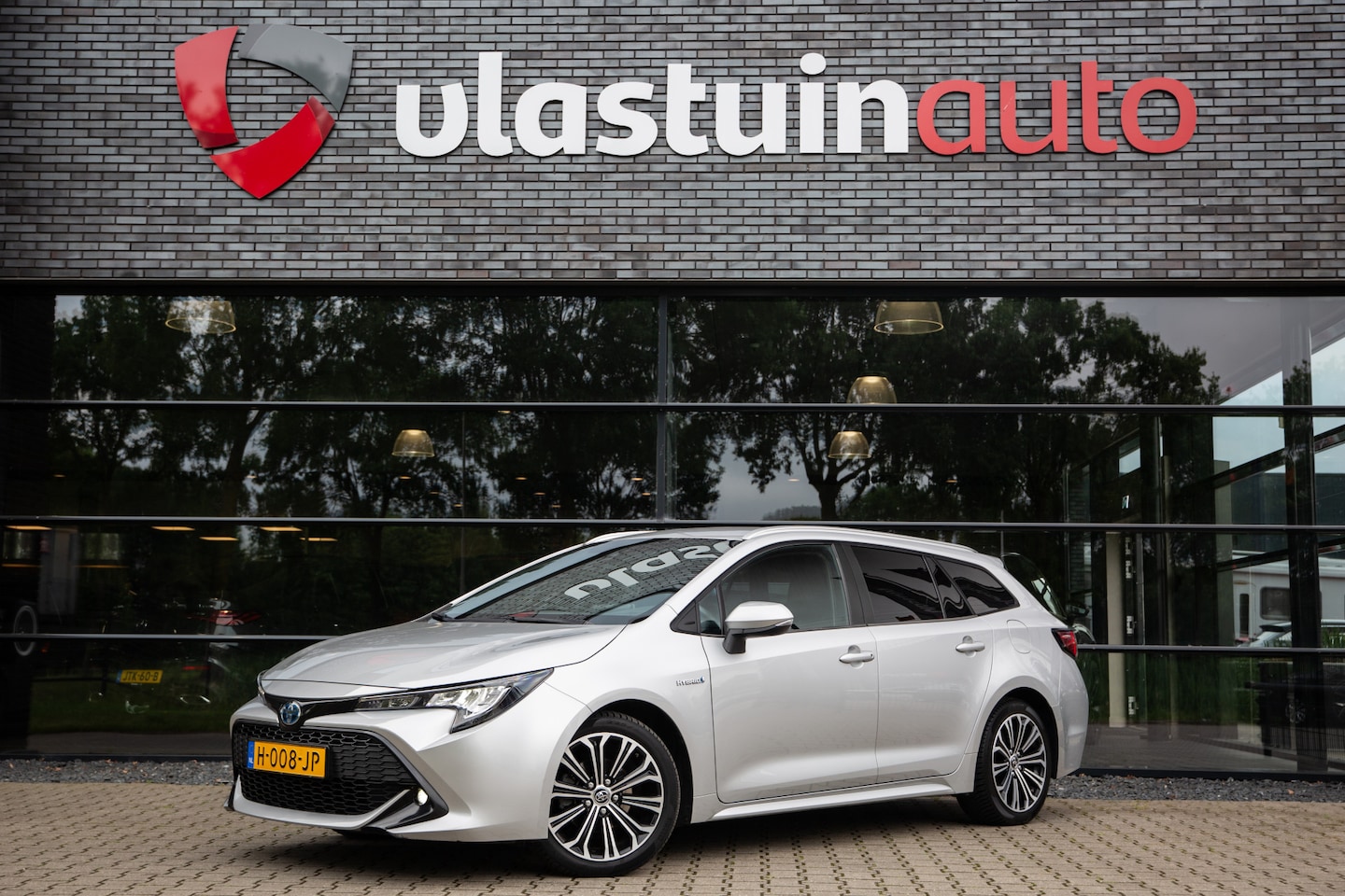 Toyota Corolla Touring Sports - 1.8 Hybrid Business Plus 1.8 Hybrid Business Plus , Adap. cruise, Carplay, Achteruitrijcamera, - AutoWereld.nl