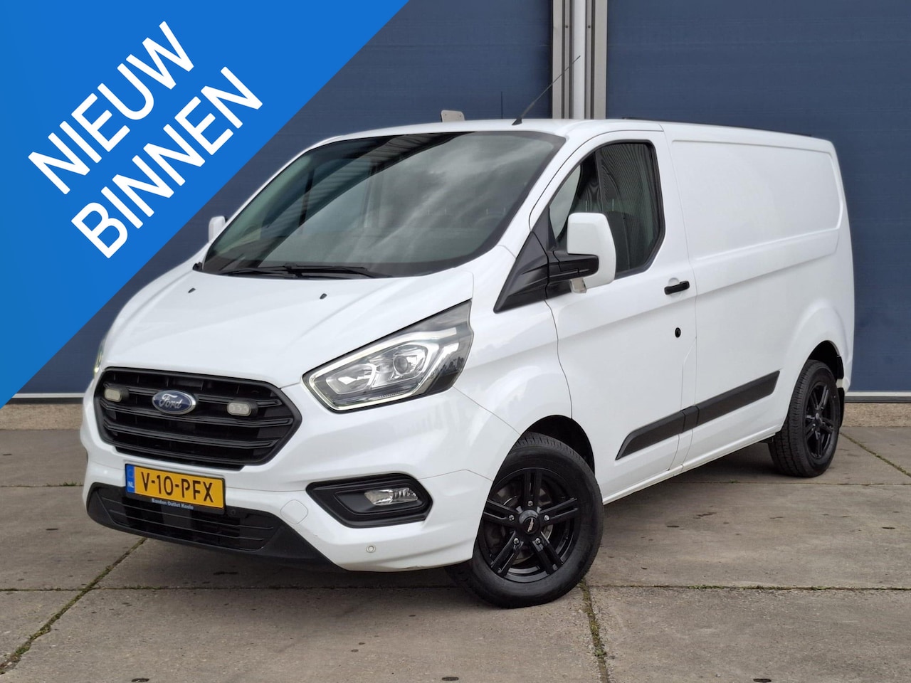 Ford Transit Custom - 340 2.0 TDCI L1H1 Ambiente AIRCO / CRUISE CONTROLE / 3 ZITS / TREKHAAK / EURO 6 - AutoWereld.nl