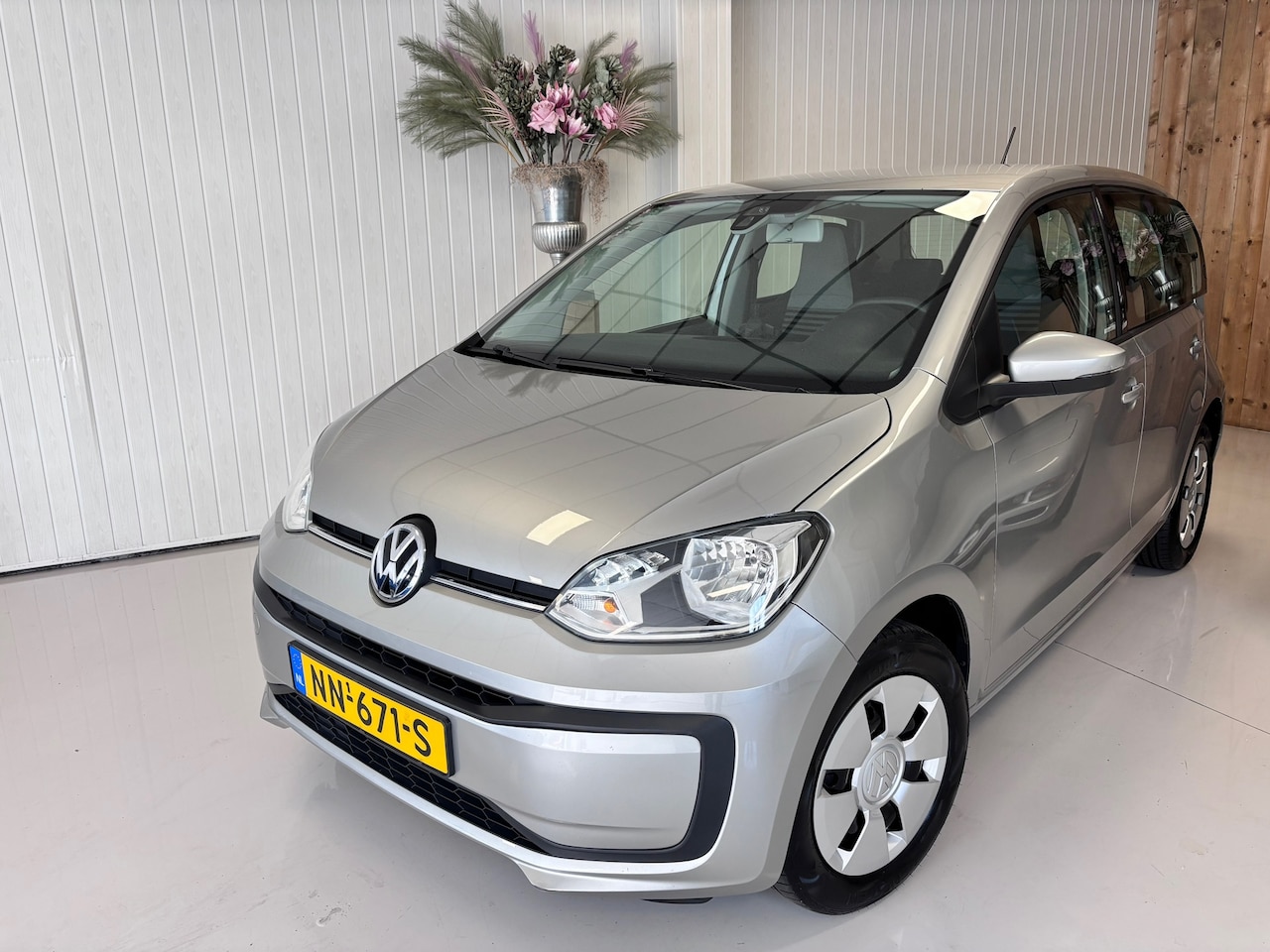 Volkswagen Up! - 1.0 BMT move up! 1.0 BMT move up! 5-deurs, airco, carplay, nap, etc.... - AutoWereld.nl