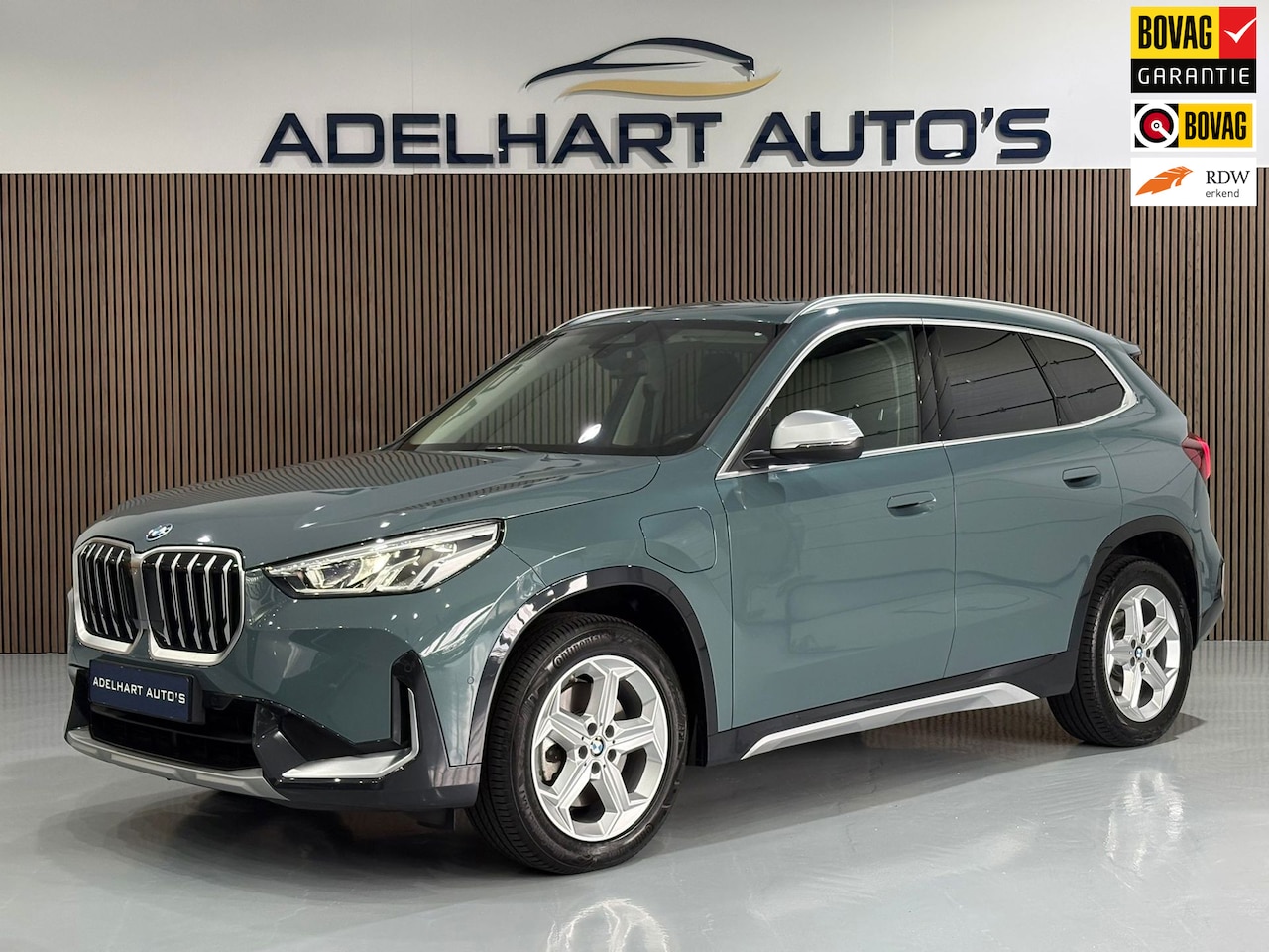 BMW X1 - XDrive30e X Line 326 PK / Lederen interieur / Navigatie full map / 360 Camera / Adaptive C - AutoWereld.nl