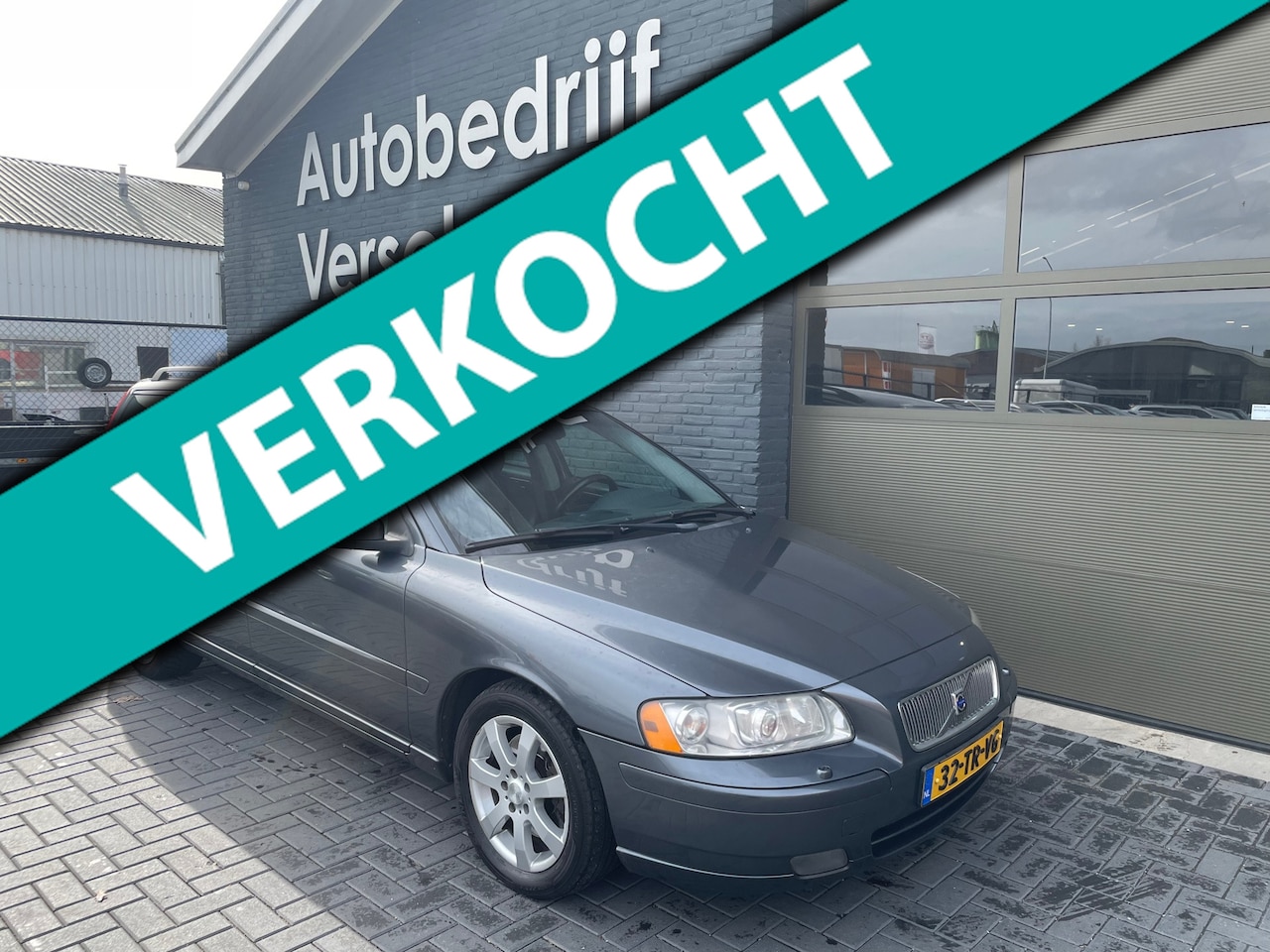 Volvo V70 - 2.5T Edition Sport lpg automaat trekhaak stoelverwarming xenon - AutoWereld.nl