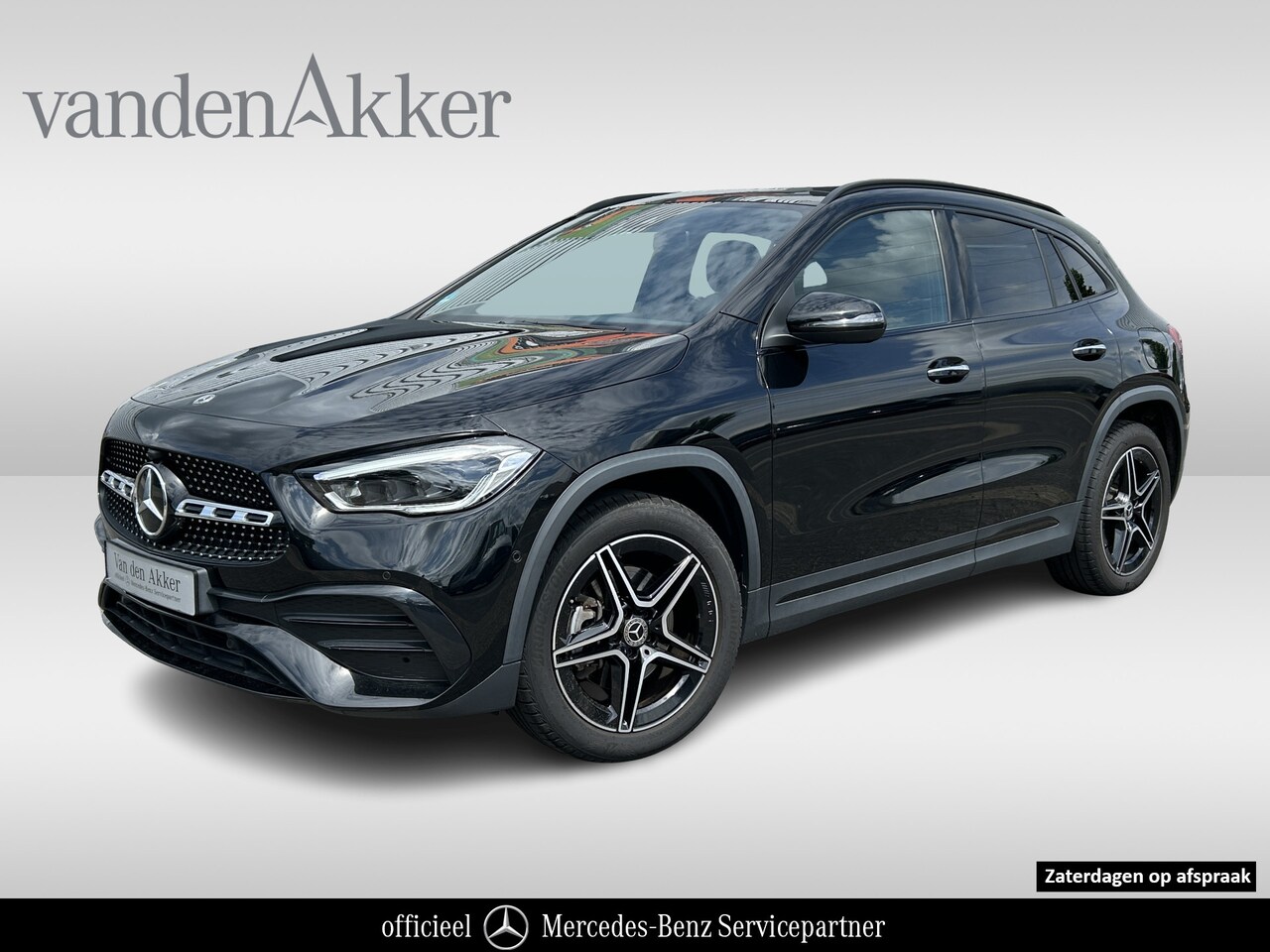 Mercedes-Benz GLA-Klasse - 250 e AMG // Trekhaak / Panoramadak // Keyless Entry // MultiBeam LED // Carplay // Sfeerv - AutoWereld.nl