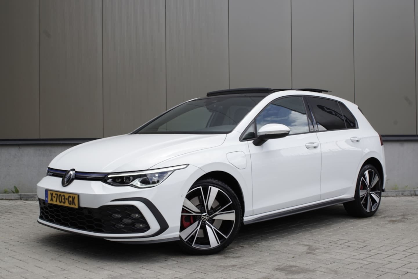 Volkswagen Golf - 1.4 eHybrid GTE | Pano | Lane assist | IQ Lights | - AutoWereld.nl