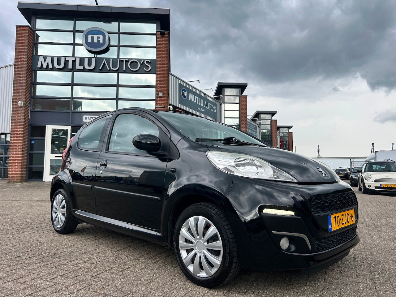 Peugeot 107 - 1.0 Active 5deurs Airco NAP SCHERM APK - AutoWereld.nl
