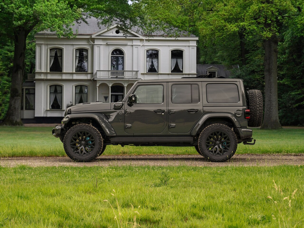 Jeep Wrangler - Brute Richmond 4xe 380 Sahara | 1e eigenaar - AutoWereld.nl