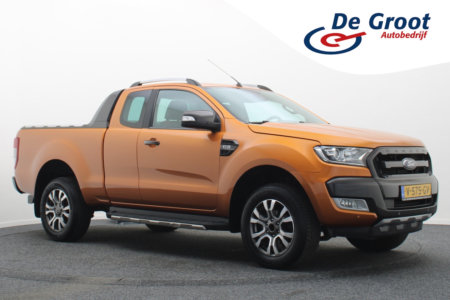 Ford Ranger - 3.2 TDCi Wildtrak Supercab 4WD Camera, ACC, Trekhaak, Afsluitbare Rollertop, Side-Steps, A - AutoWereld.nl