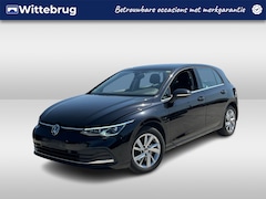 Volkswagen Golf - 1.4 eHybrid 204pk Style DSG Automaat / Navigatie / LM 16 inch / Parkeersensoren / Digital