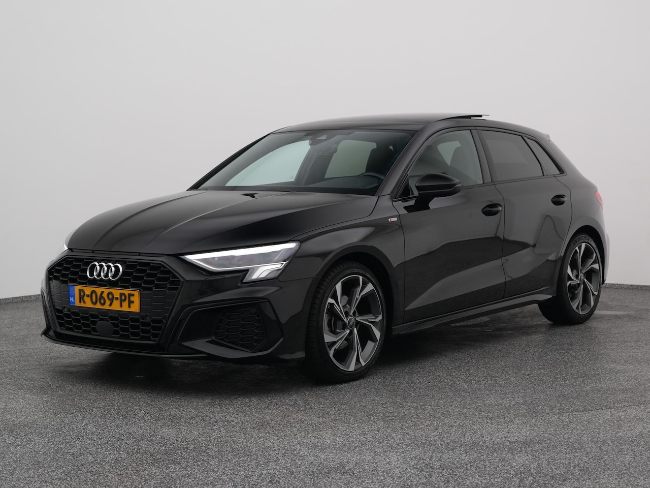 Audi A3 Sportback - 30 TFSI Automaat S edition | PANO | ADAPTIVE | NAVI | STOELVERWARMING - AutoWereld.nl