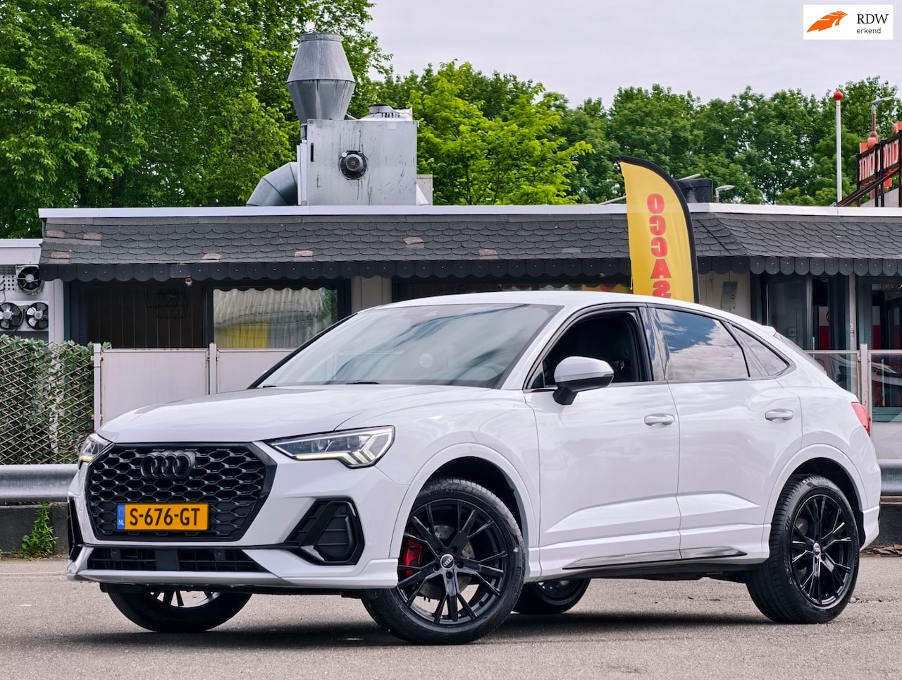 Audi Q3 Sportback - 35 TFSI S Edition / AUTOMAAT/ LMV / OHB / CAMERA - AutoWereld.nl