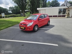 Hyundai i20 - 1.2i Business Edition airco lm wielen el ramen