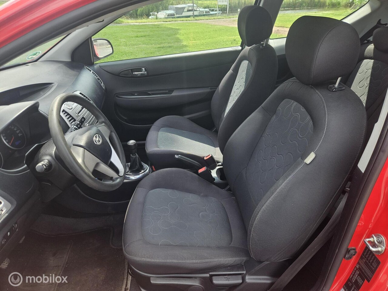 Hyundai i20 - 1.2i Business Edition airco lm wielen el ramen