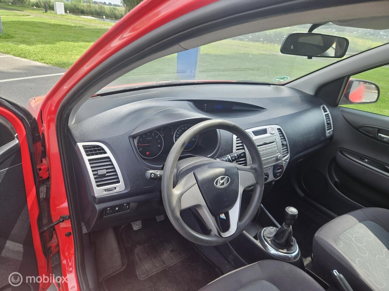 Hyundai i20 - 1.2i Business Edition airco lm wielen el ramen