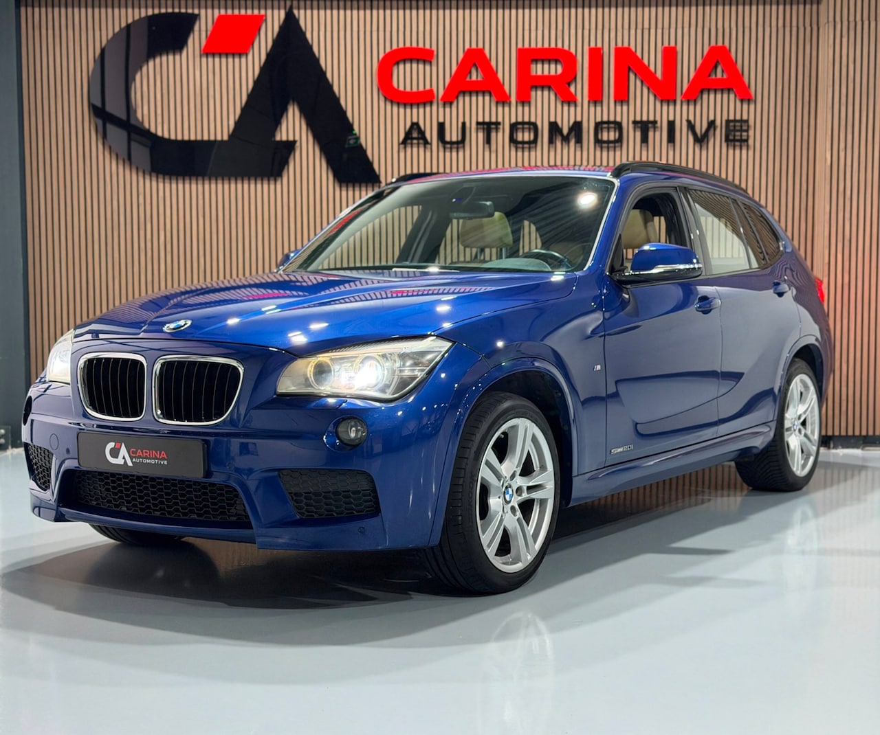 BMW X1 - SDrive20i High Executive / M Pakket / Panorama Dak / Start Stop / Lederen Interieur / Full - AutoWereld.nl