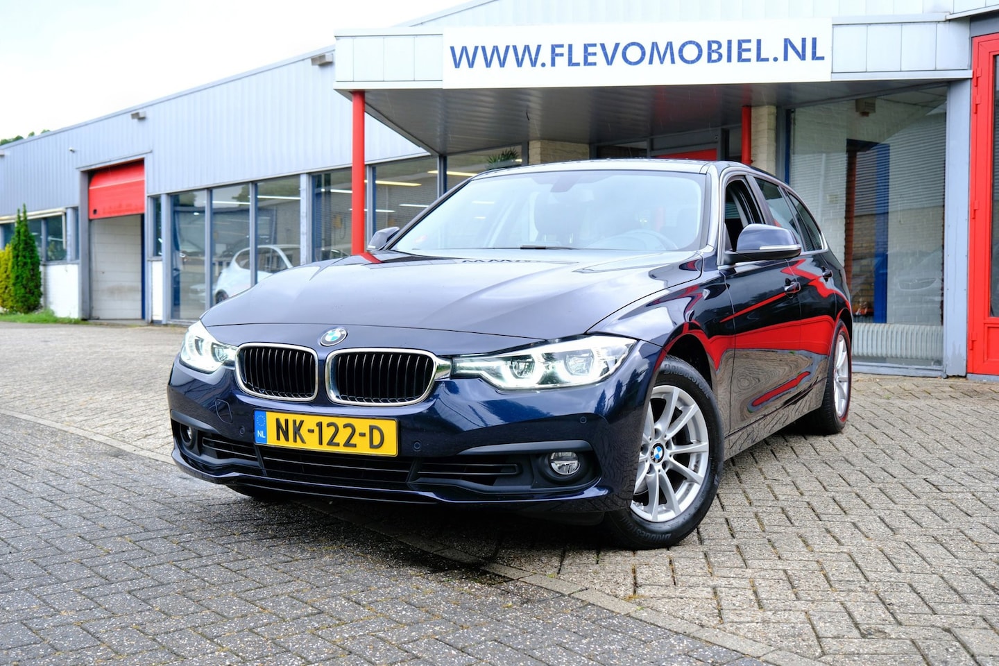 BMW 3-serie Touring - 320i 184pk Centennial Executive Navi|LED|1e Eig|Clima|LMV|PDC - AutoWereld.nl