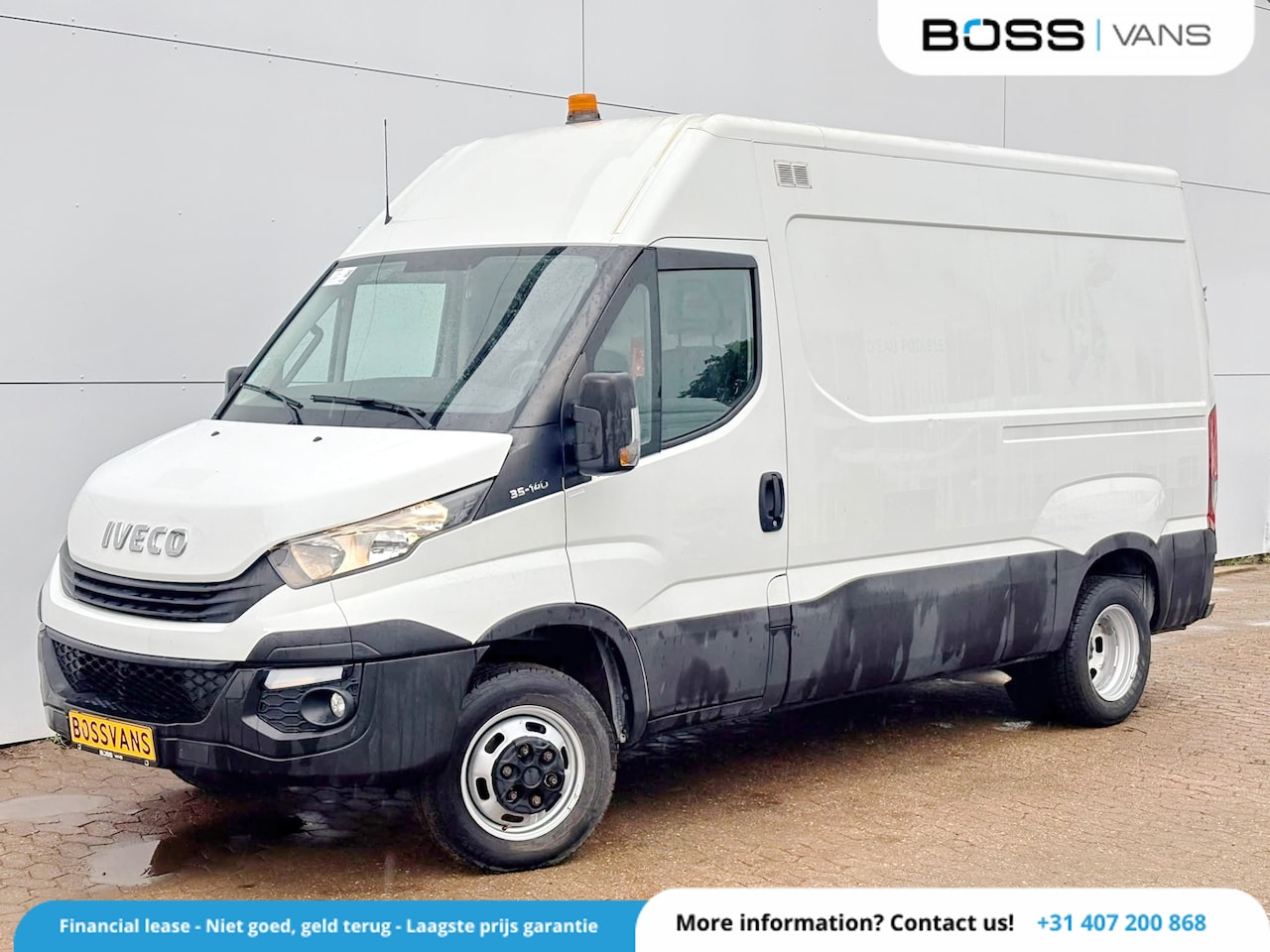 Iveco Daily - 35C14 2.3 L2H2 Dubbellucht Airco Camera Trekhaak 3,5t - AutoWereld.nl