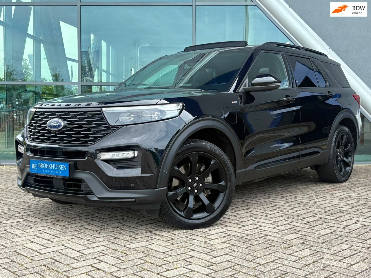 Ford Explorer - 3.0 V6 EcoBoost PHEV 7 Pers. ST-Line 457pk Panoramadak / 360 Camera / Trekhaak - AutoWereld.nl
