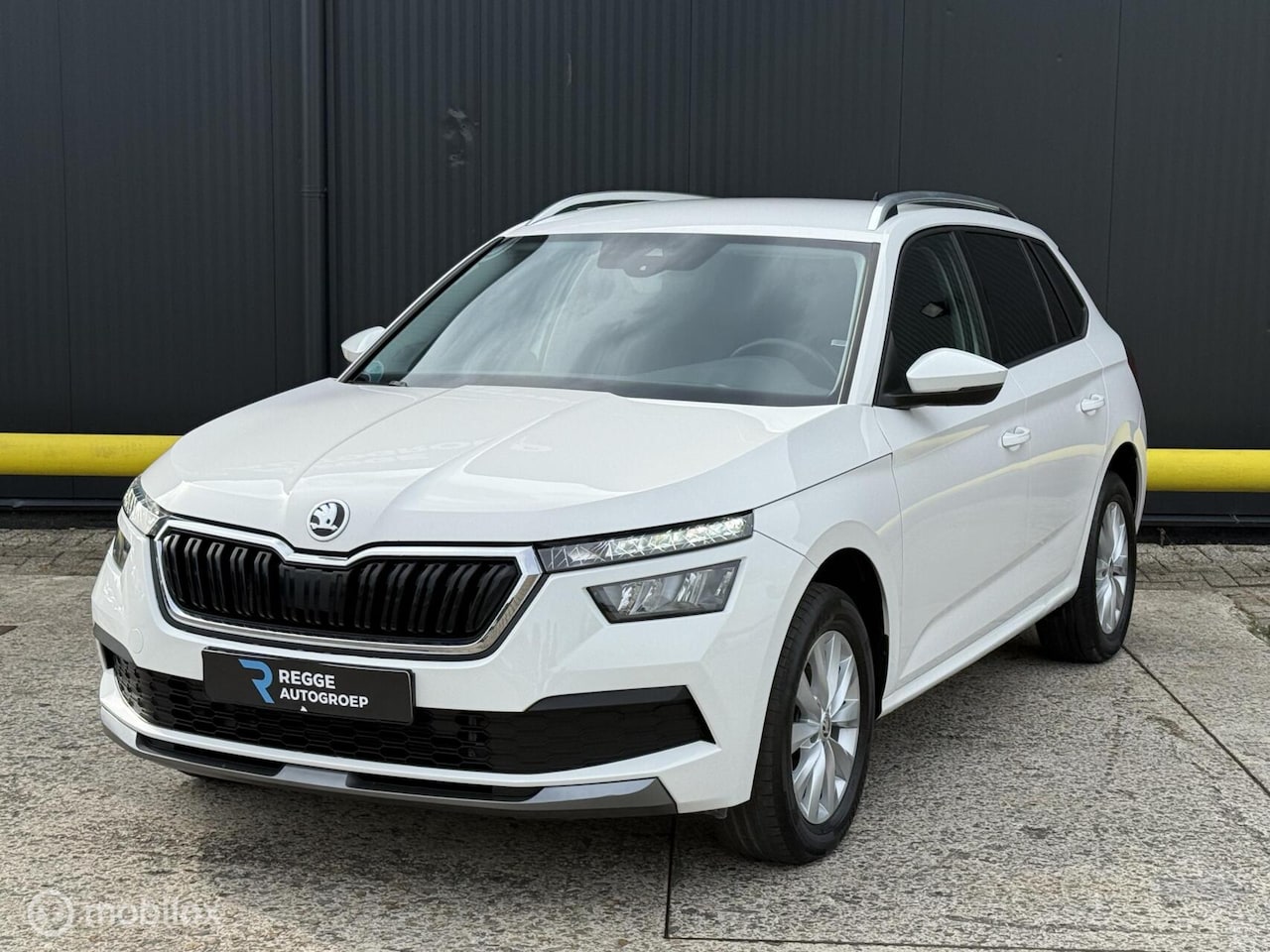 Skoda Kamiq - 1.0 TSI Ambition AUTOMAAT | BTW | CARPLAY | ECC - AutoWereld.nl