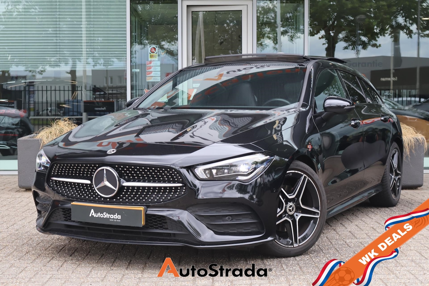 Mercedes-Benz CLA-klasse Shooting Brake - 180 AMG-Line 136pk | Sfeer | Memory | Pano | Cruise | Camera | Keyless | Dodehoek - AutoWereld.nl