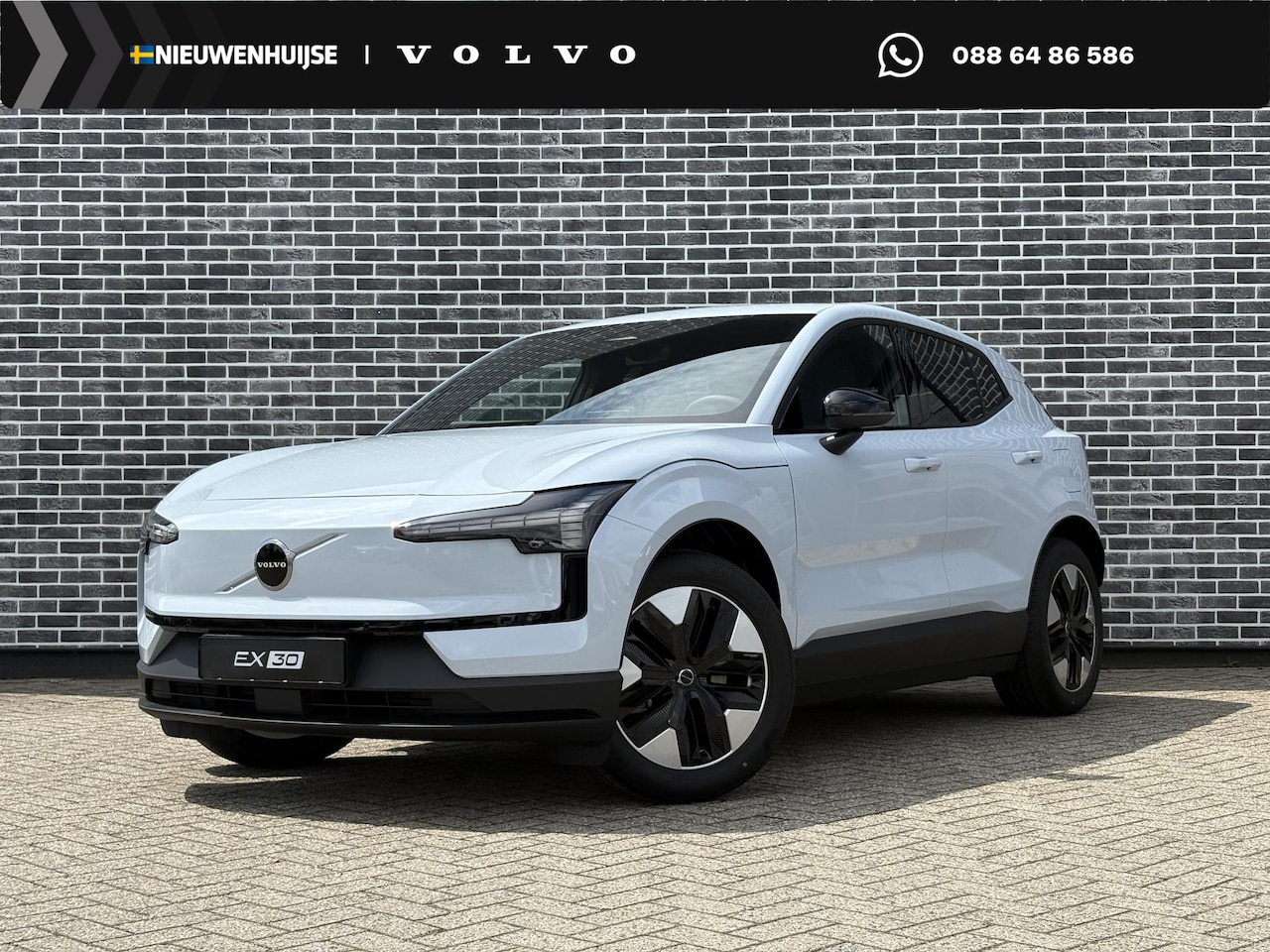 Volvo EX30 - P3 Plus Europa 51 kWh | Extra getint glas achter | Verwarmde voorstoelen en stuurwiel | El - AutoWereld.nl