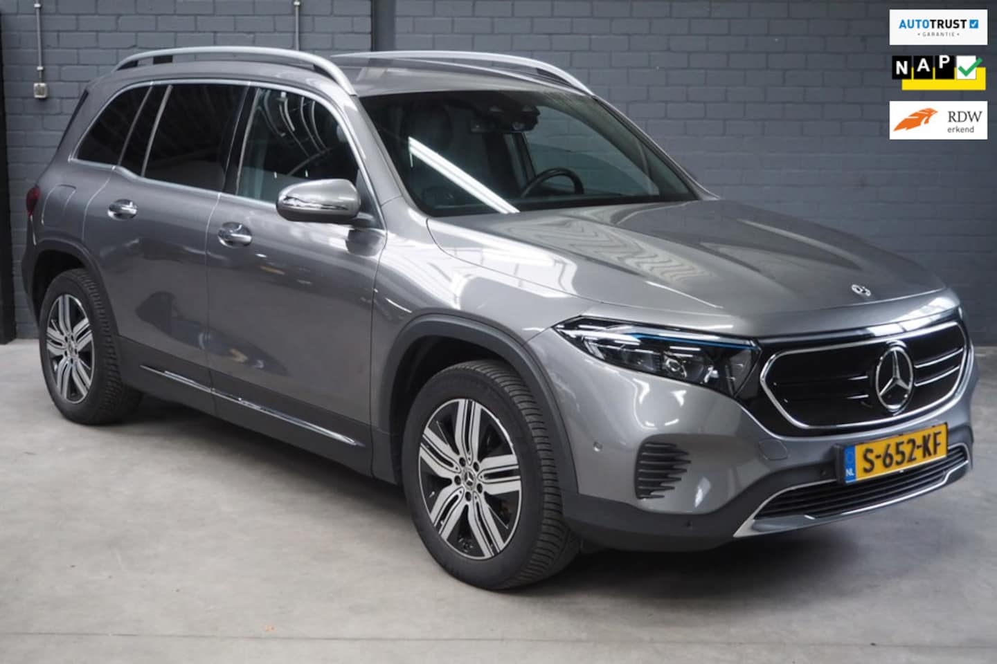 Mercedes-Benz EQB - 250 Luxury Line Vol Leder 67 kWh - AutoWereld.nl