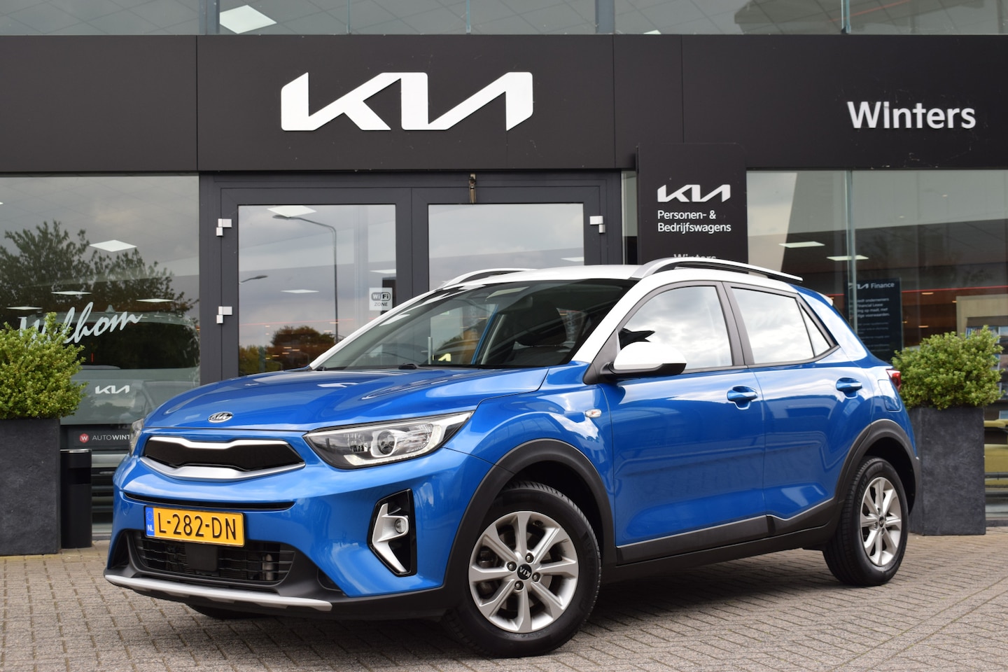 Kia Stonic - 1.0 T-GDi MHEV DynamicLine | Navigatie | Trekhaak | Camera | Climate Control | - AutoWereld.nl