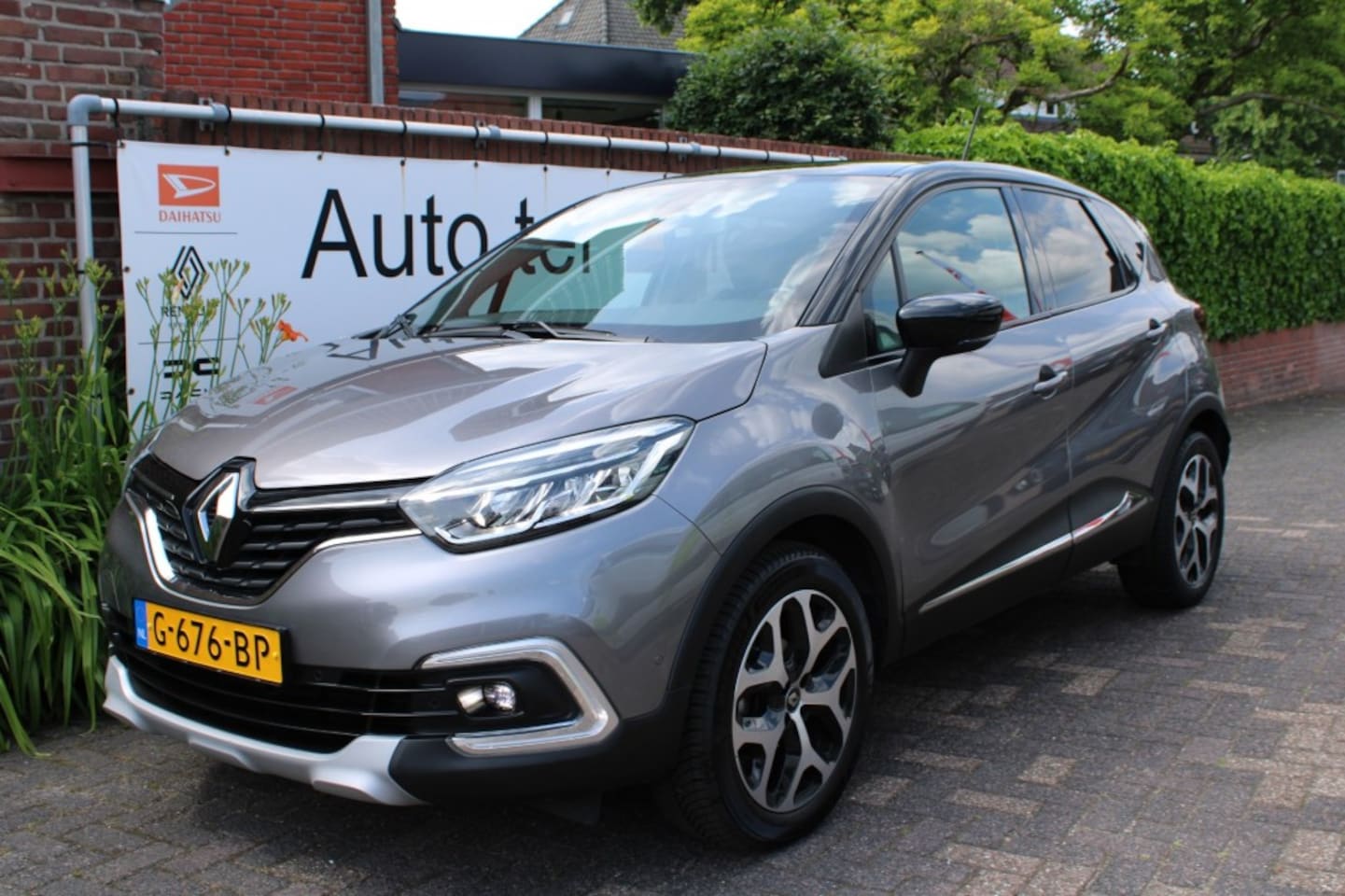 Renault Captur - TCe 90 pk Intens met o.a. trekhaak/blind spot warning/parkeerass. - AutoWereld.nl