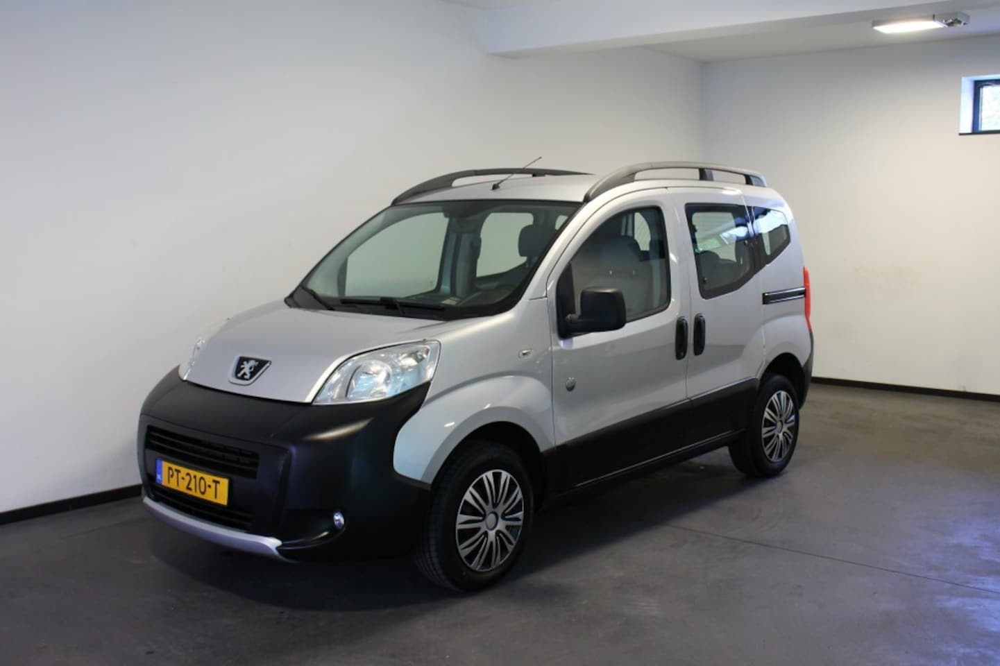 Peugeot Bipper - 1.4i Outdoor, Airco, dubbele schuifdeur, Elektr. ramen - AutoWereld.nl