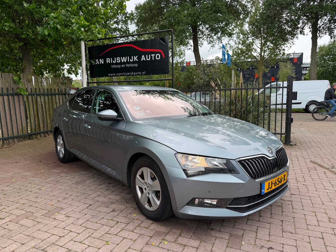 Skoda Superb - 1.6 TDI Style Business Camera Stoelverw Clima Ex Bpm - AutoWereld.nl