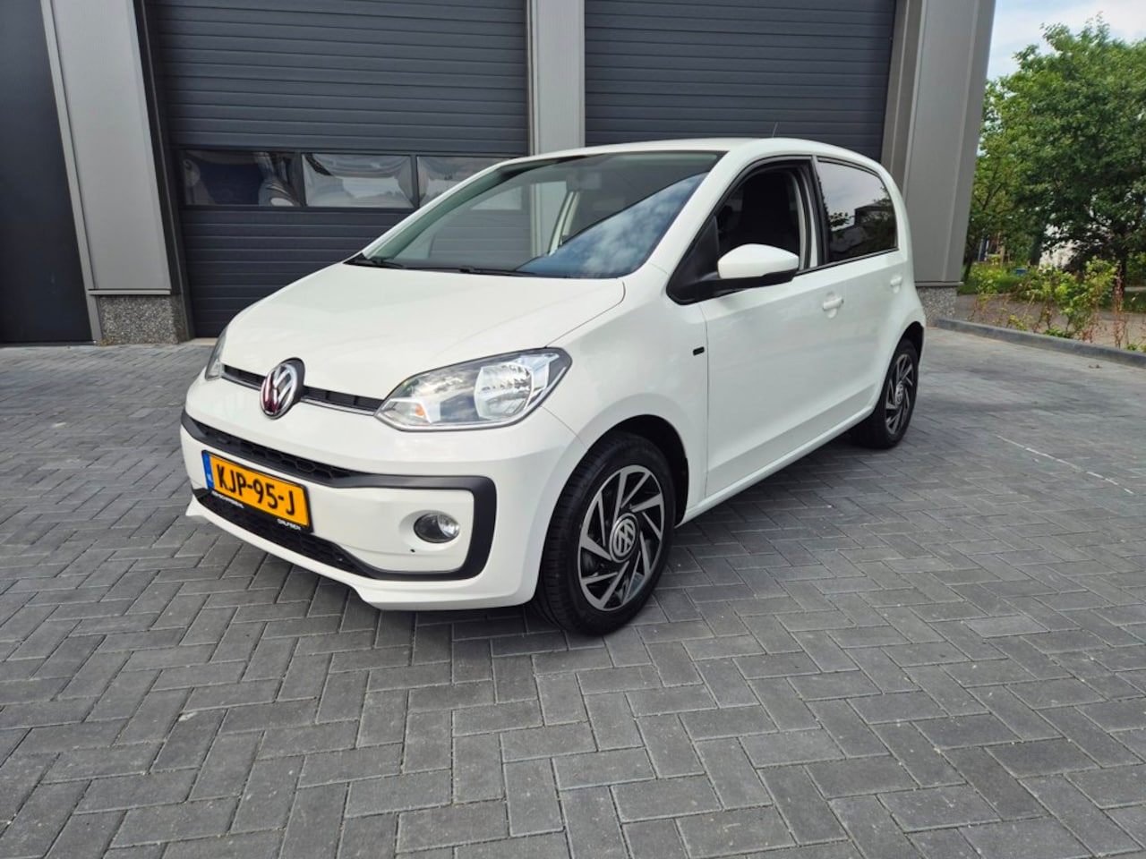 Volkswagen Up! - 1.0 BMT high up! Airco JOIN - AutoWereld.nl