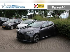 Toyota Yaris - 1.5 MHEV Business+, Dealeronderhouden, All-Season, Stoelverwarming etc