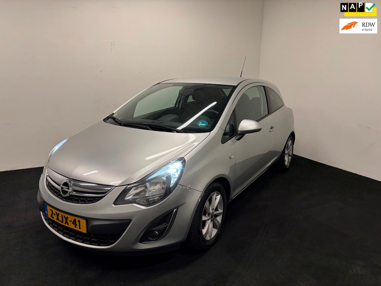 Opel Corsa - 1.3 CDTi Design Edition | NAP BT Cruise - AutoWereld.nl