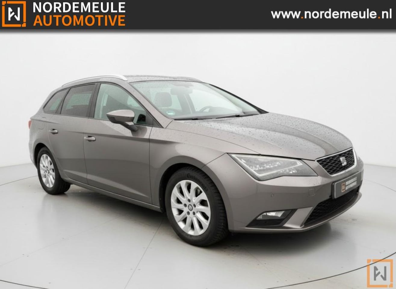 SEAT Leon - 1.6 TDI ST. BUSINESS ECOMOTIVE, PDC, CRUISE, NAVI - AutoWereld.nl