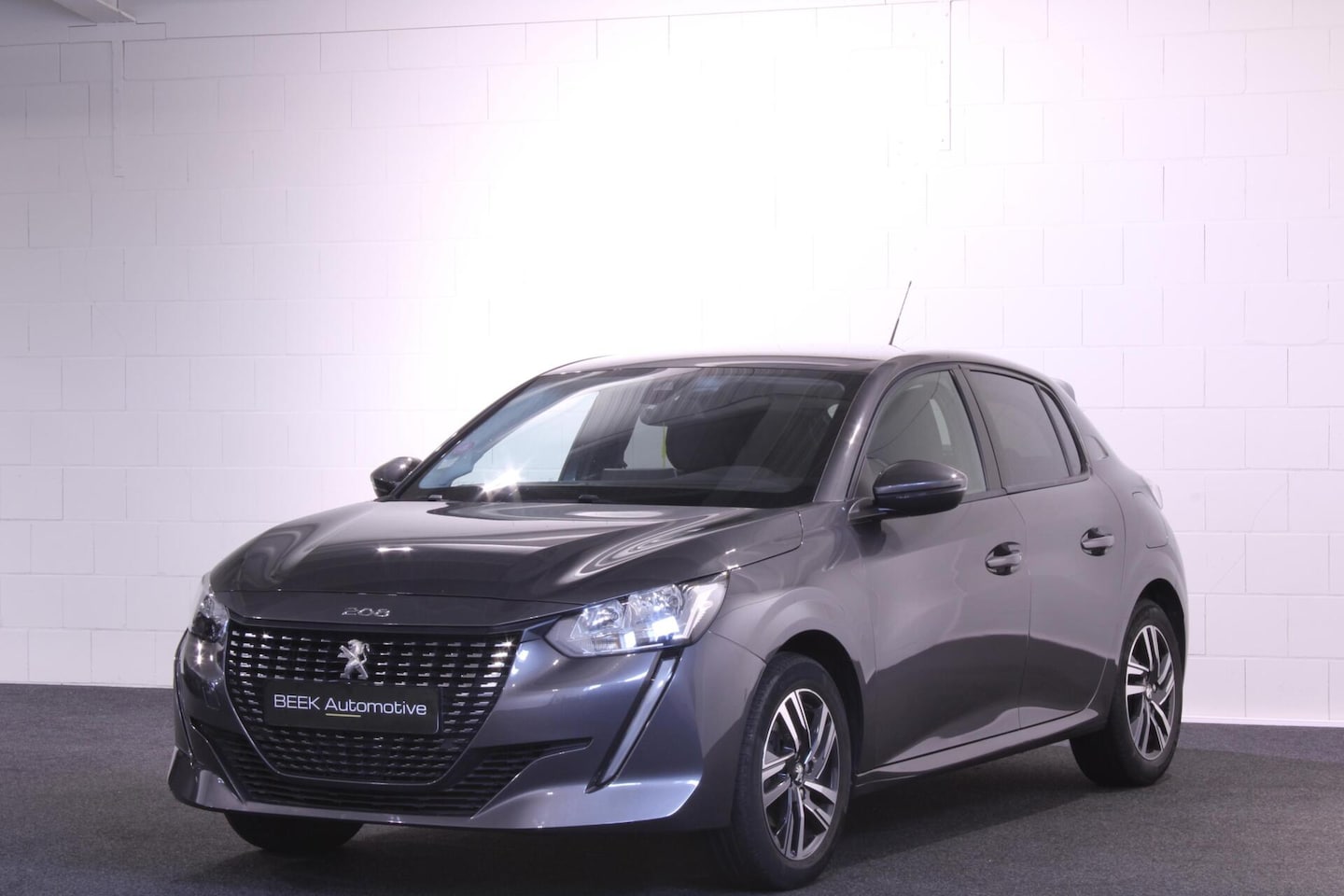 Peugeot 208 - 1.2 PureTech Allure | 360CAM | Apple CarPlay - AutoWereld.nl