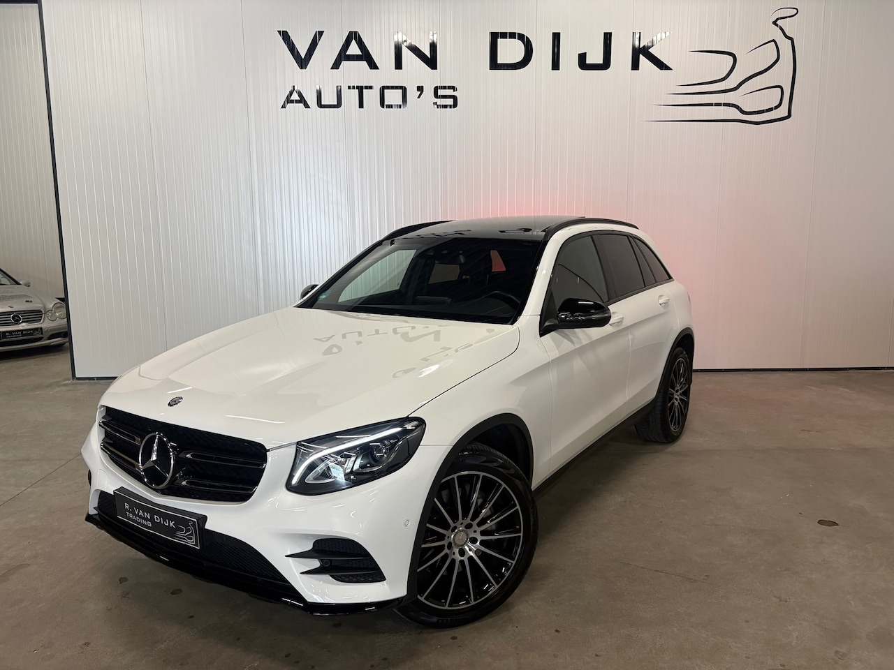 Mercedes-Benz GLC-klasse - 250 4MATIC AMG Night Edition Pano Camera - AutoWereld.nl
