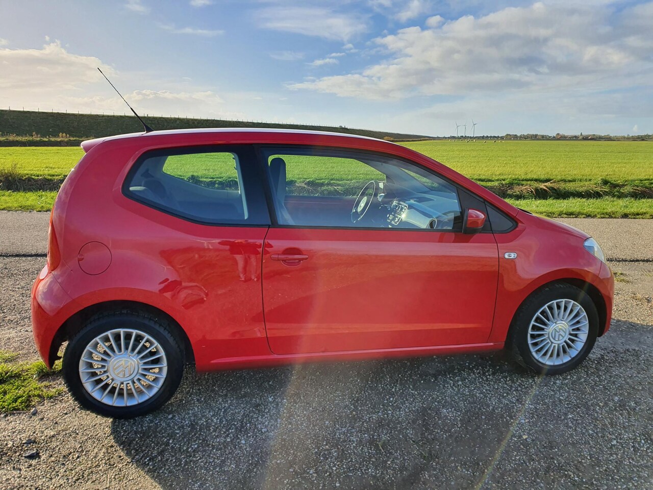 Volkswagen Up! - 1.0 high up! BlueMotion Airco/ Elektrische ramen