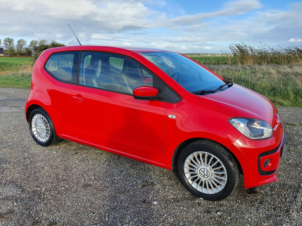 Volkswagen Up! - 1.0 high up! BlueMotion Airco/ Elektrische ramen