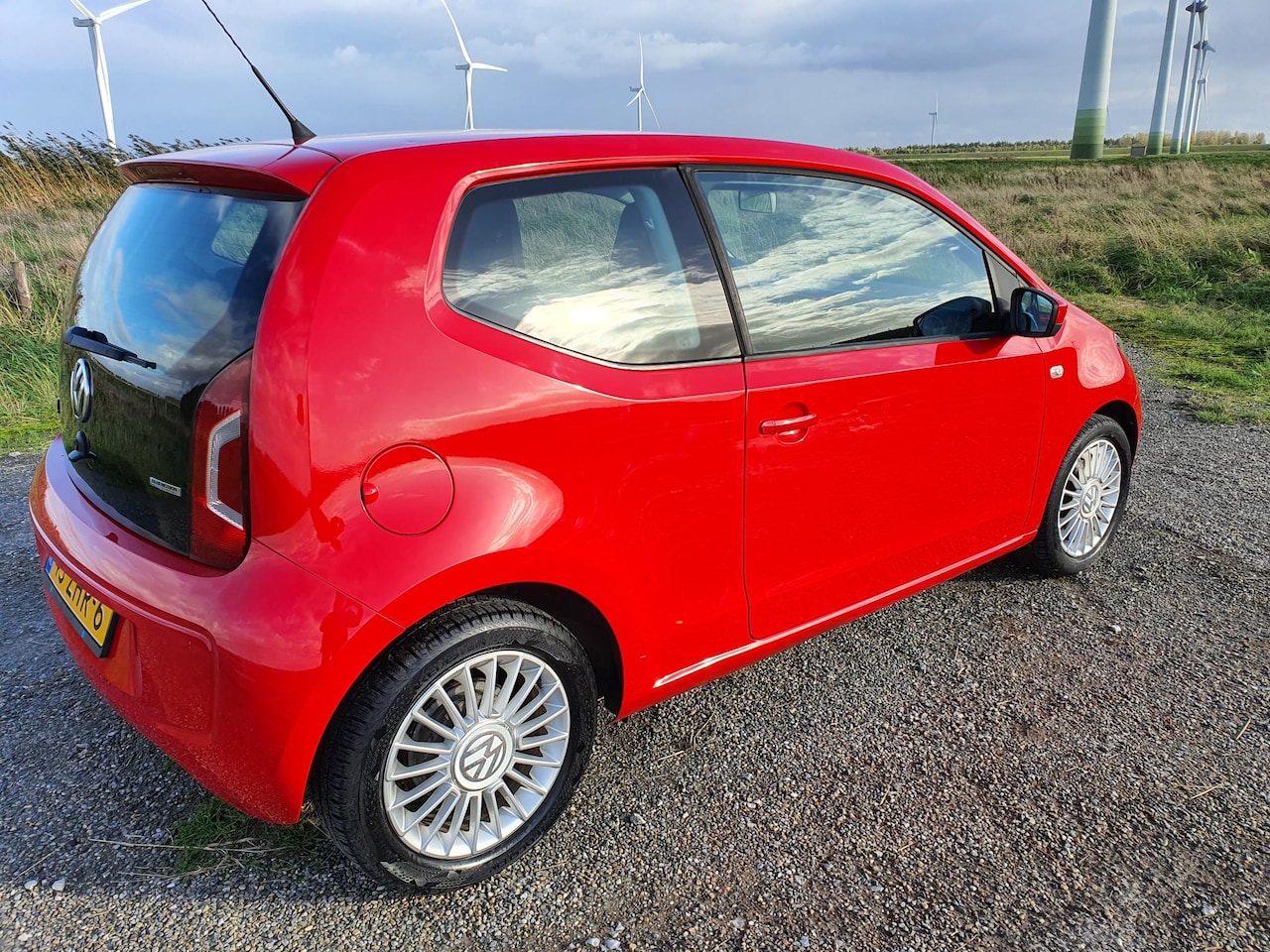 Volkswagen Up! - 1.0 high up! BlueMotion Airco/ Elektrische ramen