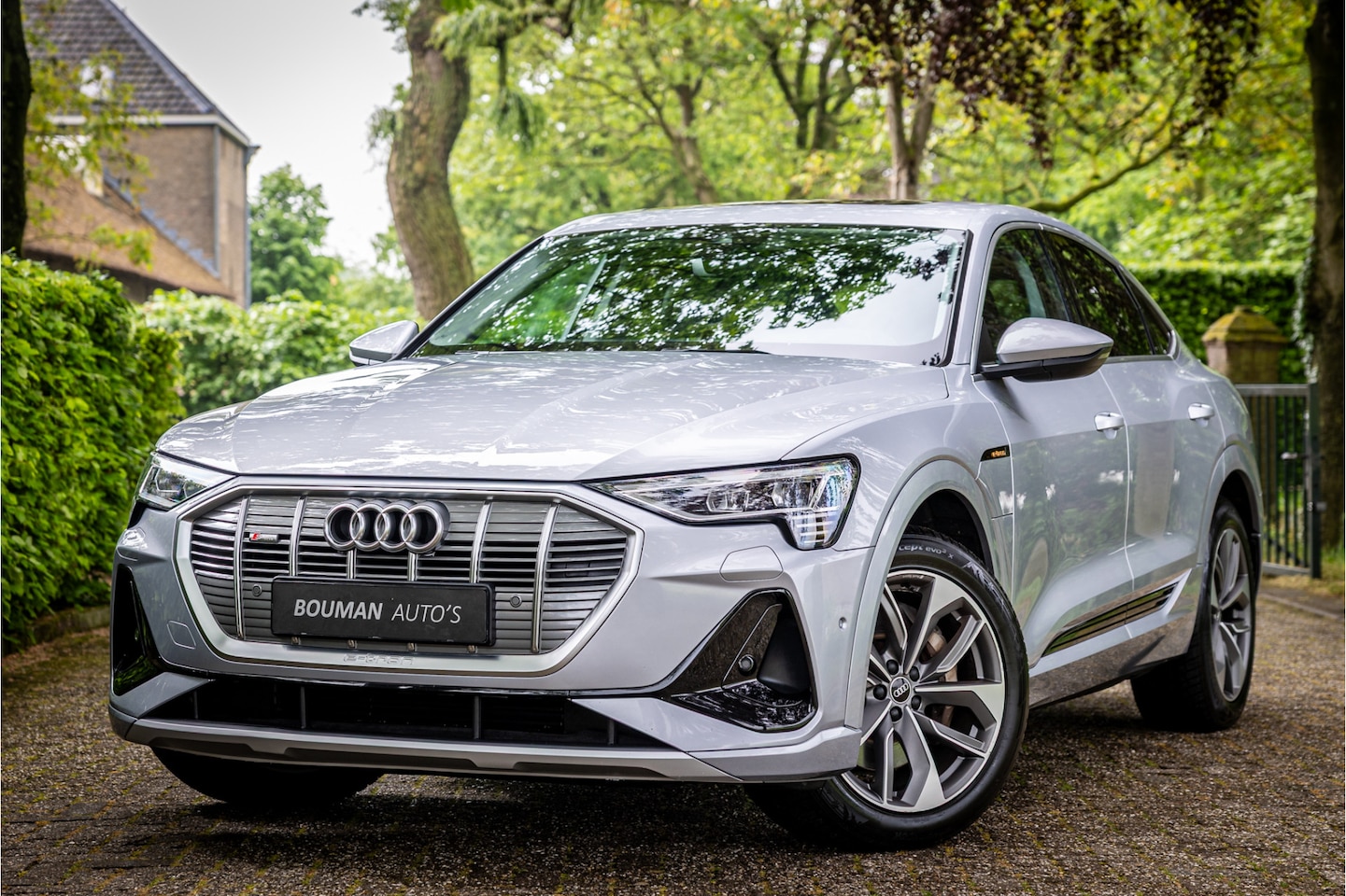 Audi e-tron Sportback - 55 quattro S edition 95 kWh Panorama Leder Trekhaak - AutoWereld.nl