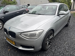 BMW 1-serie - 118i Business+NAVI GLAZENDAK INRUIL KOOPJE
