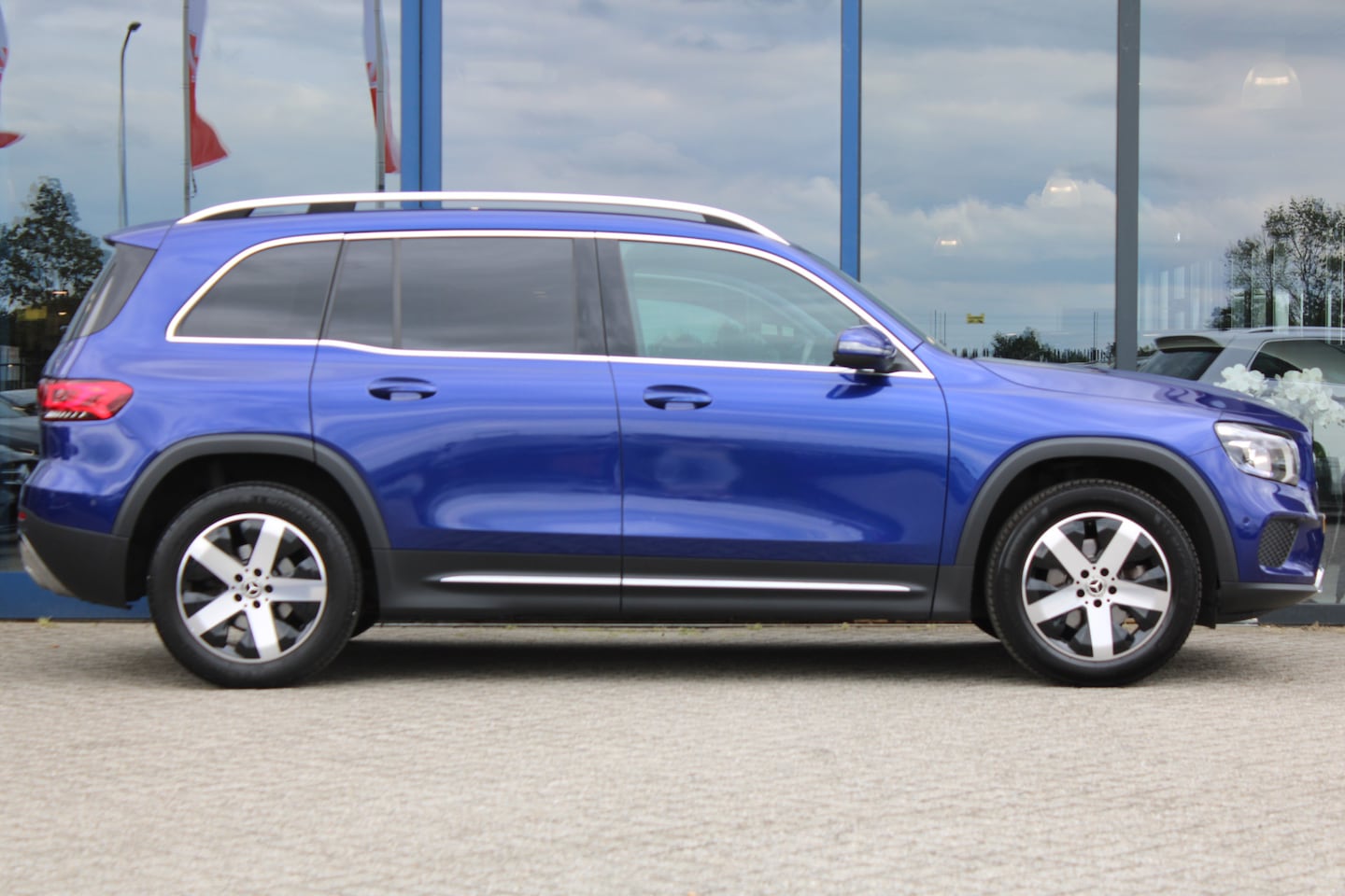 Mercedes-Benz GLB - 200 AUT7 Luxury Line LEDER SFEER WIDESCREEN TREKHAAK - AutoWereld.nl