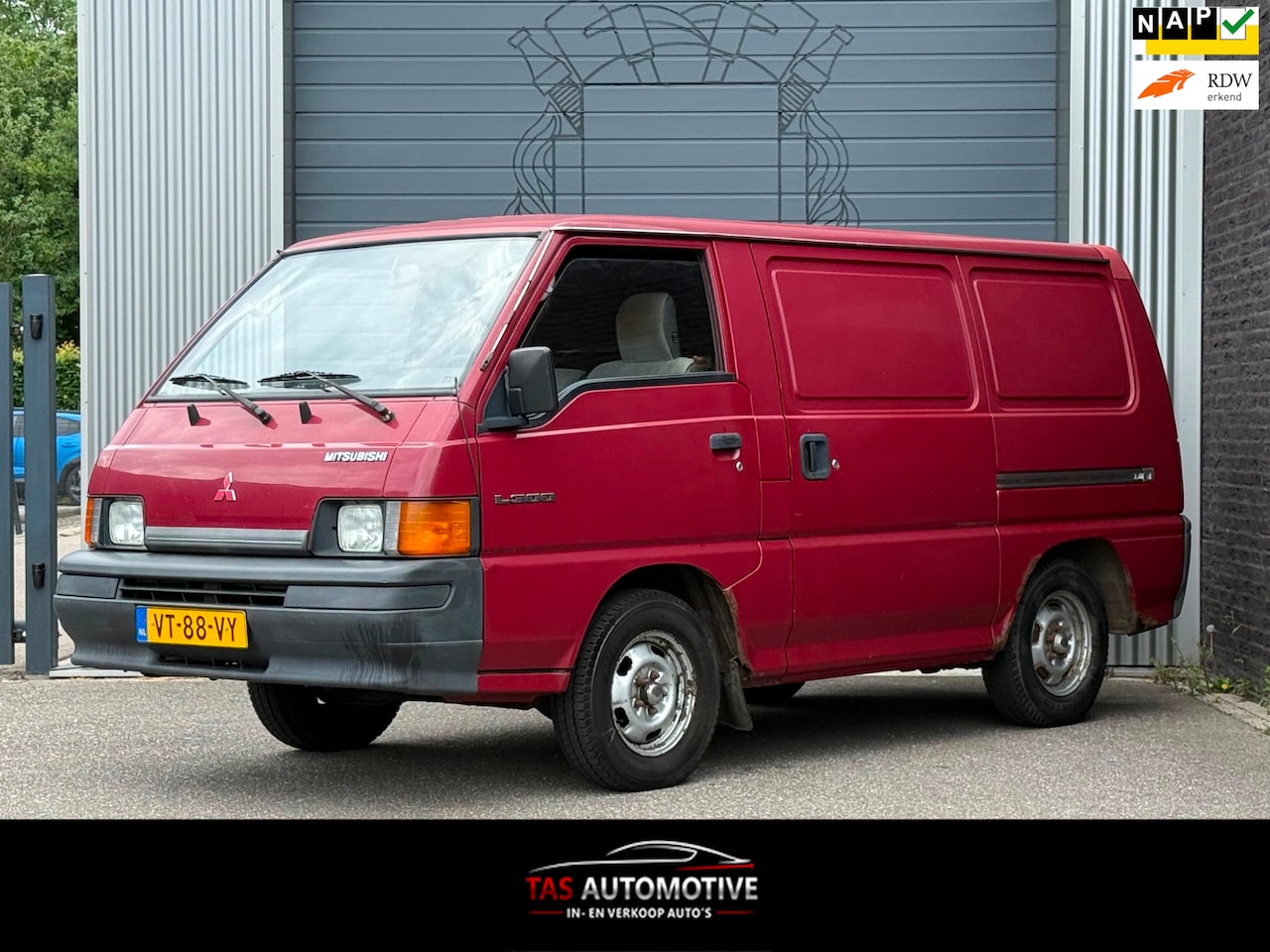 Mitsubishi L 300 - 2.5 D L 224 STUURBEKRACHTIGING. - AutoWereld.nl