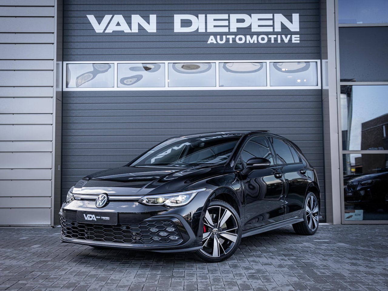 Volkswagen Golf - 1.4 eHybrid GTE - IQ.L l Pano l HUD l Trekh. l ACC - AutoWereld.nl